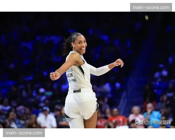 历史数据：威尔逊成为WNBA历史最快达成3000分1000篮板的球员